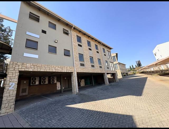 255M² OFFICE TO LET IN NOORDWYK